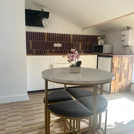 Apartment Escapade Chic